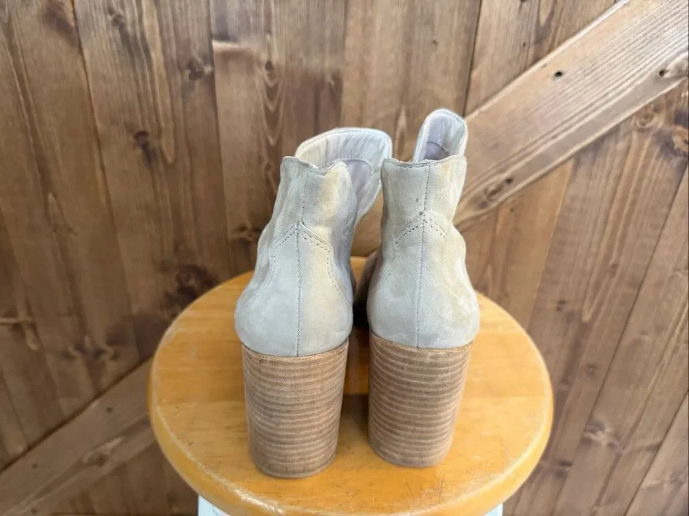 Steve Madden Women’s Size 7.5 Cream Leather Western Ankle Booties